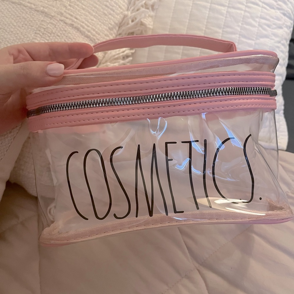 NWT 💕 RAE DUNN Clear Cosmetics Zipped Travel bag!